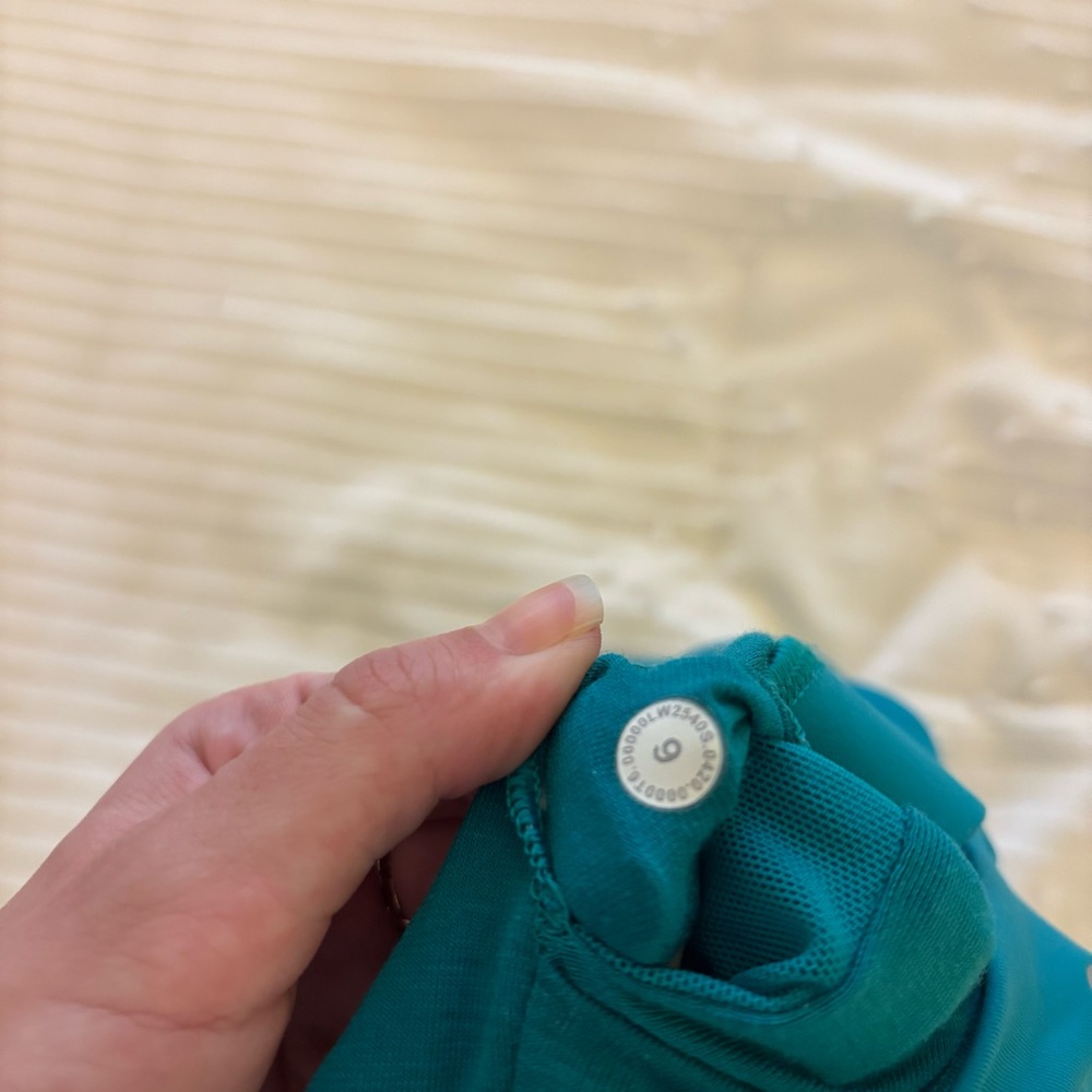 Lululemon Energy Bra - Picture 3 of 3